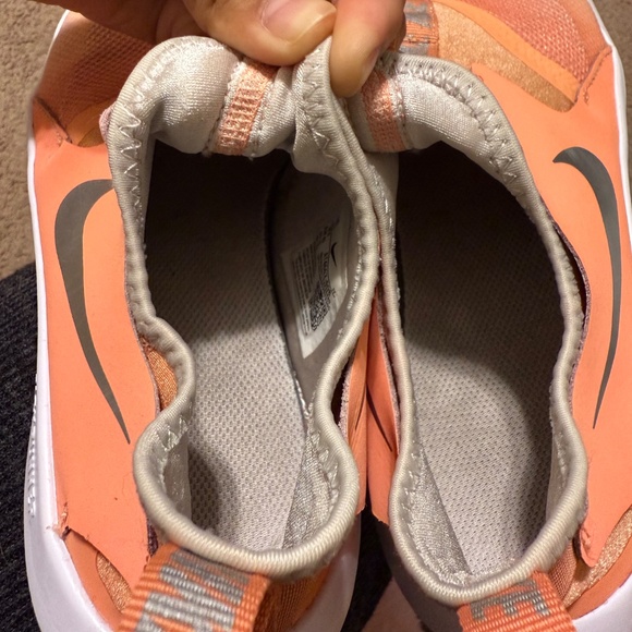 Nike Flex Runner US 7Y/8.5. - Picture 9 of 11